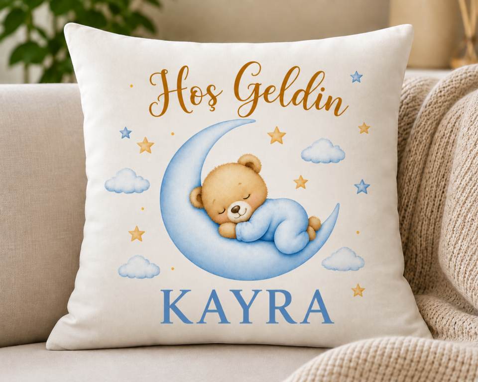 Hoş Geldin Kayra Ayda Uyuyan Ayıcık Baskılı Dekoratif Yastık