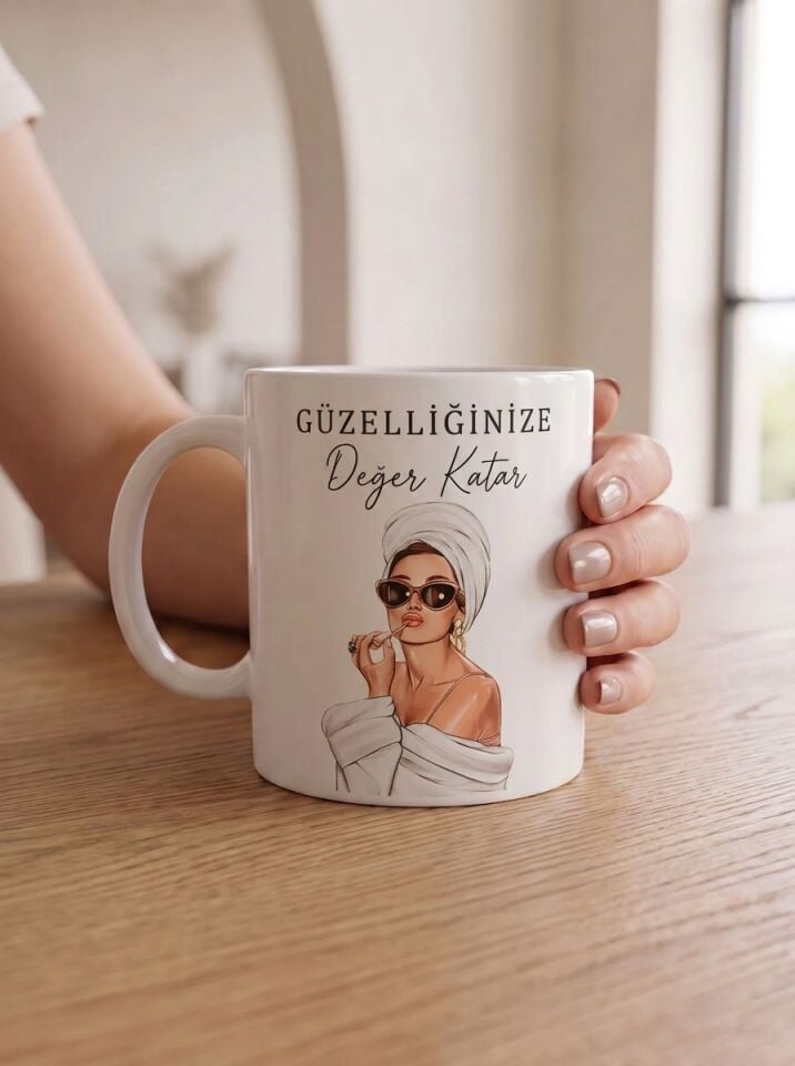 Güzelliğinize Değer Katar İllüstrasyonlu Porselen Kupa